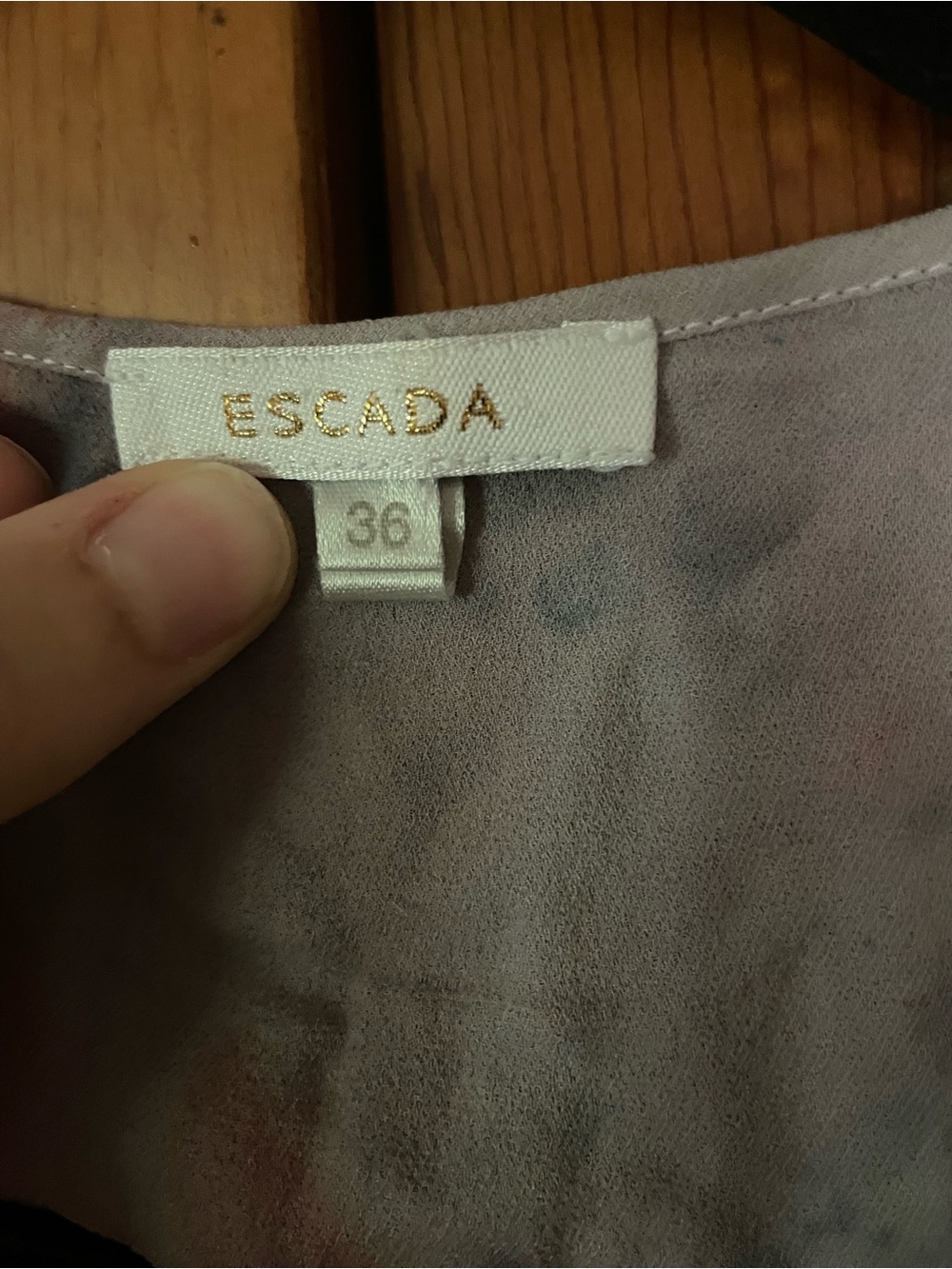 🍒Escada blouse🍒 - Picture 2 of 3